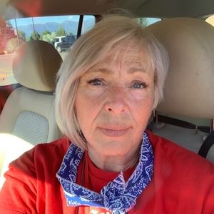 Meet your Posher, Adrianne